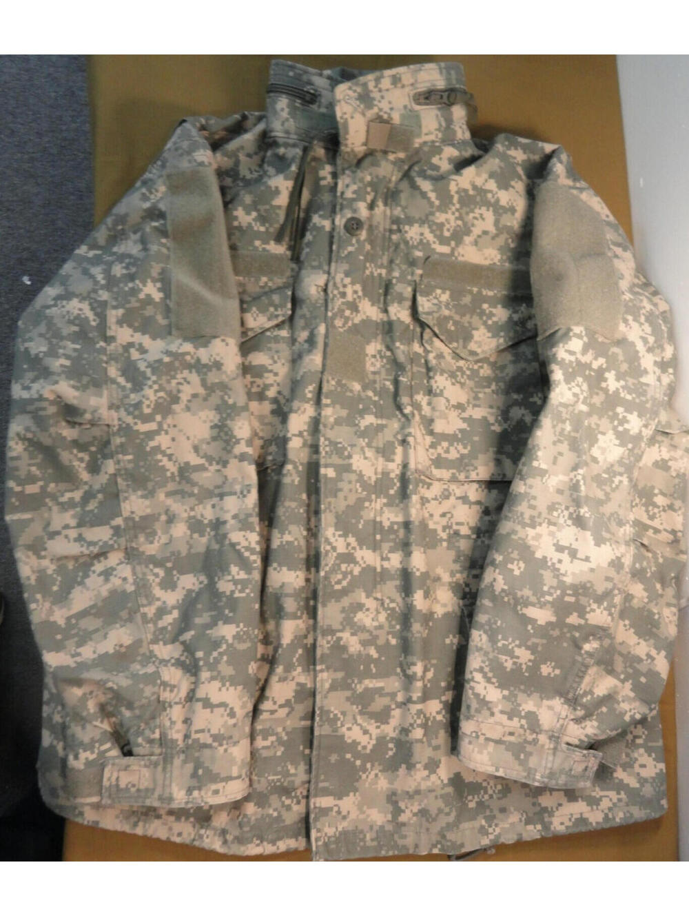 USGI M-65 ACU DIGITAL UNIVERSAL COLD WEATHER FIELD JACKET COAT LARGE REGULAR